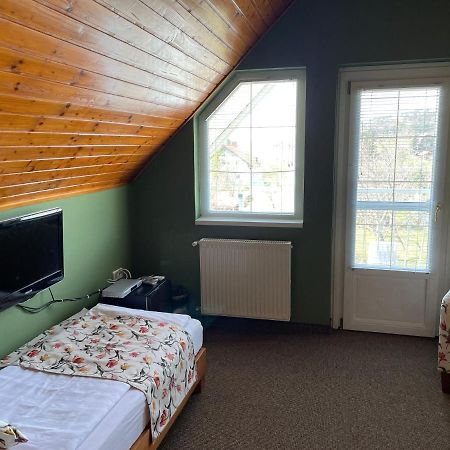 Villa Astoria Balatongyorok Luaran gambar