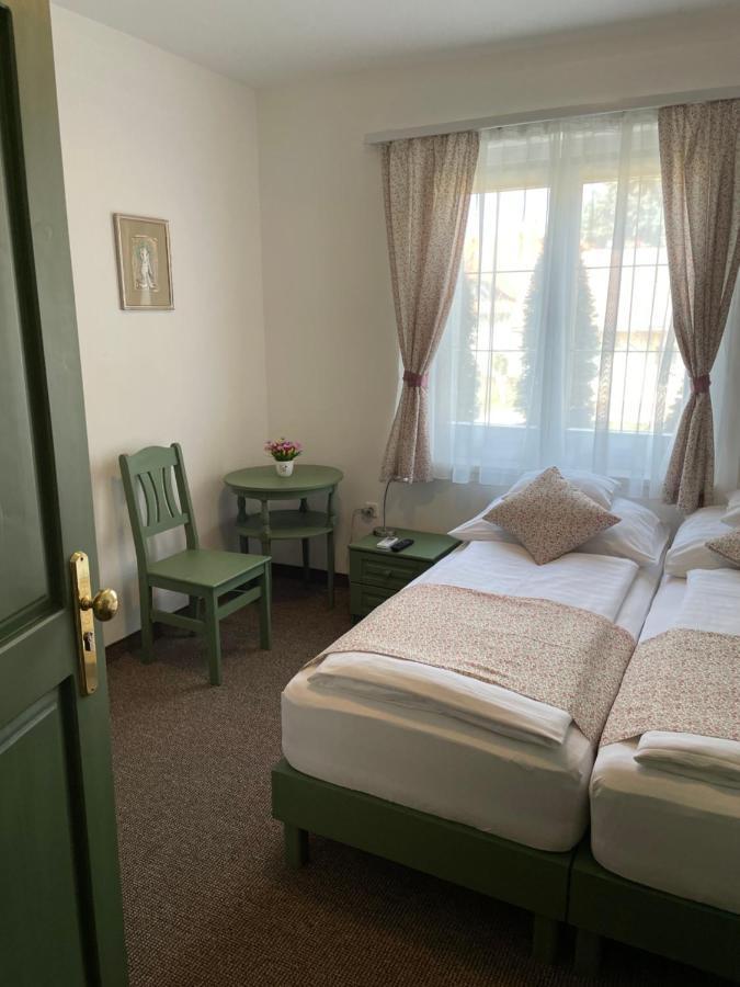 Villa Astoria Balatongyorok Luaran gambar