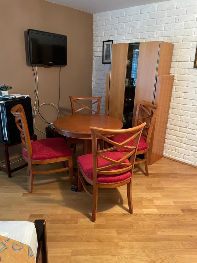 Villa Astoria Balatongyorok Luaran gambar