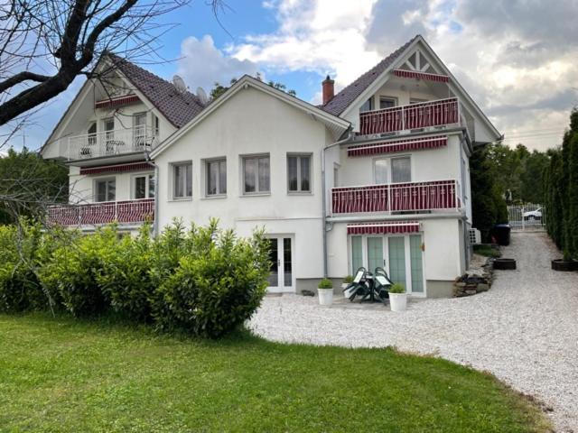 Villa Astoria Balatongyorok Luaran gambar