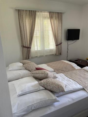 Villa Astoria Balatongyorok Luaran gambar